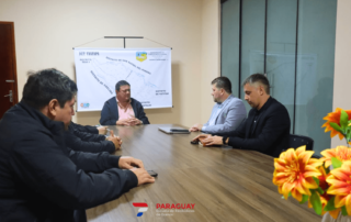 Diálogo entre el intendente y directivos sobre el curso de Perito Clasificador de Granos
